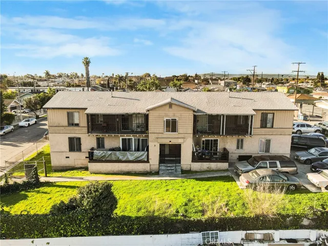 $1,050,000 | 11137 7 Van Buren Avenue, Los Angeles, CA 90044