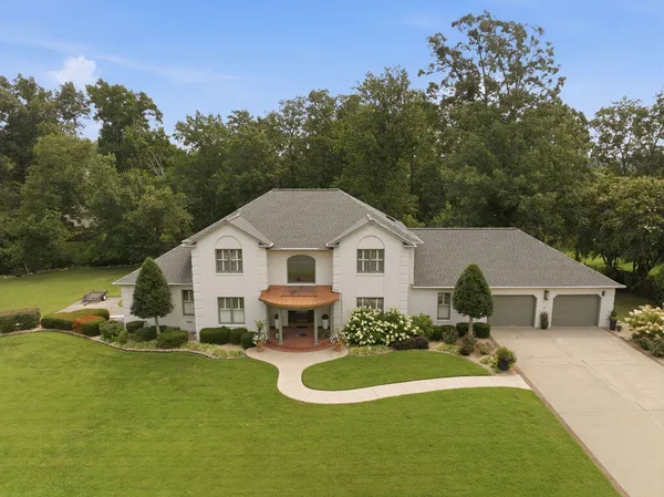 $749,000 | 1533 Spring Creek Drive, Murray, KY 42071
