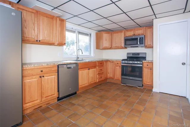 $4,500 | 35 West Olive Street, Long Beach, NY 11561