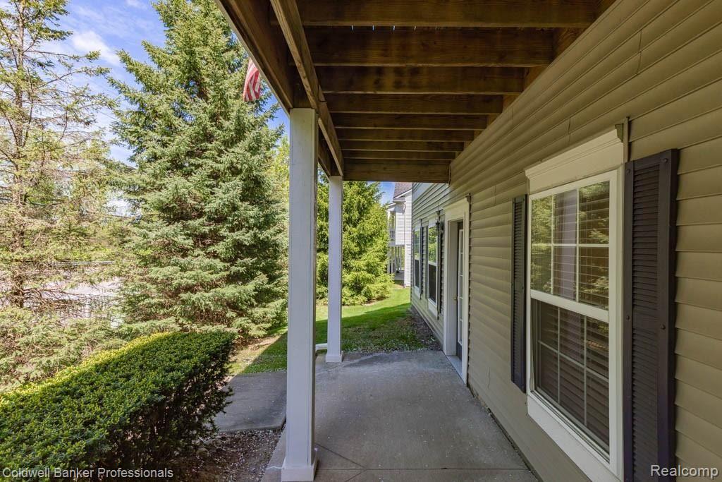 651 West Bluff Court Rochester, MI 48307 - Photo 36 of 36 651 W Bluff Ct-39.jpg