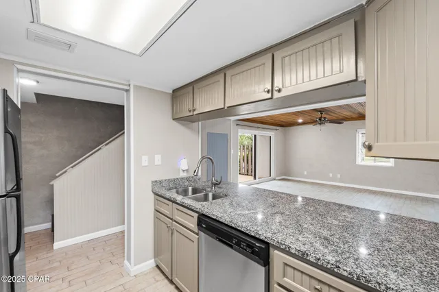 $2,000 | 6901 North Lagoon Drive, Unit 1, Panama City, FL 32408