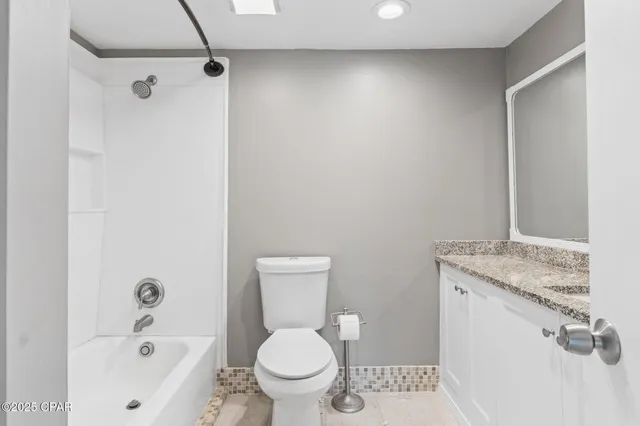 $2,000 | 6901 North Lagoon Drive, Unit 1, Panama City, FL 32408