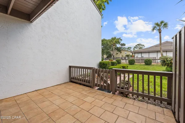 $2,000 | 6901 North Lagoon Drive, Unit 1, Panama City, FL 32408