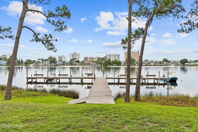 $2,000 | 6901 North Lagoon Drive, Unit 1, Panama City, FL 32408