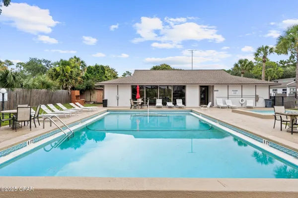 $2,000 | 6901 North Lagoon Drive, Unit 1, Panama City, FL 32408