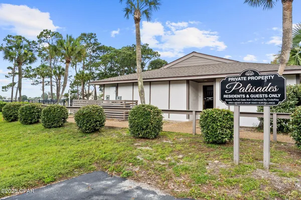 $2,000 | 6901 North Lagoon Drive, Unit 1, Panama City, FL 32408