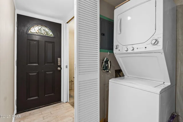 $2,000 | 6901 North Lagoon Drive, Unit 1, Panama City, FL 32408