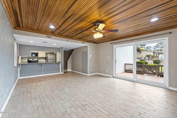 $2,000 | 6901 North Lagoon Drive, Unit 1, Panama City, FL 32408