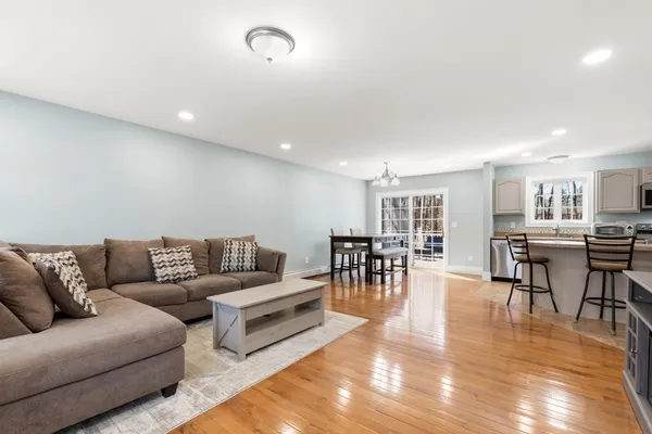 $549,900 | 516 Falmouth Road, Windham, ME 04062