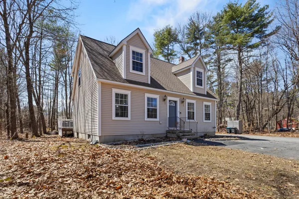 $549,900 | 516 Falmouth Road, Windham, ME 04062
