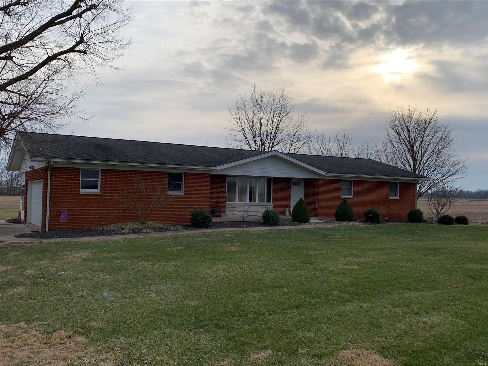 810 Zilles Road Highland, IL 62249 - Photo 1 of 18 Gallery Image 1