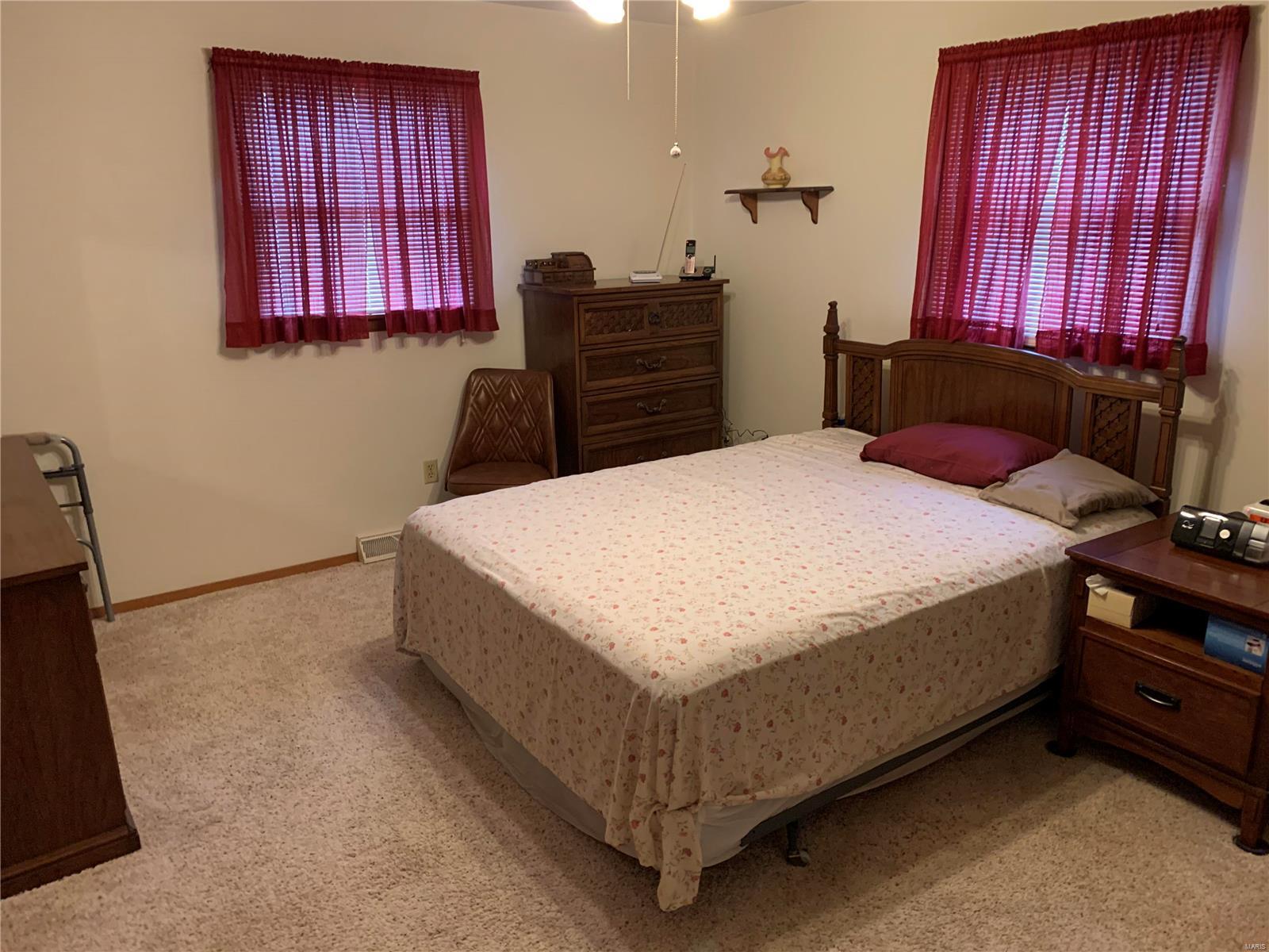 810 Zilles Road Highland, IL 62249 - Photo 12 of 18 Gallery Image 12