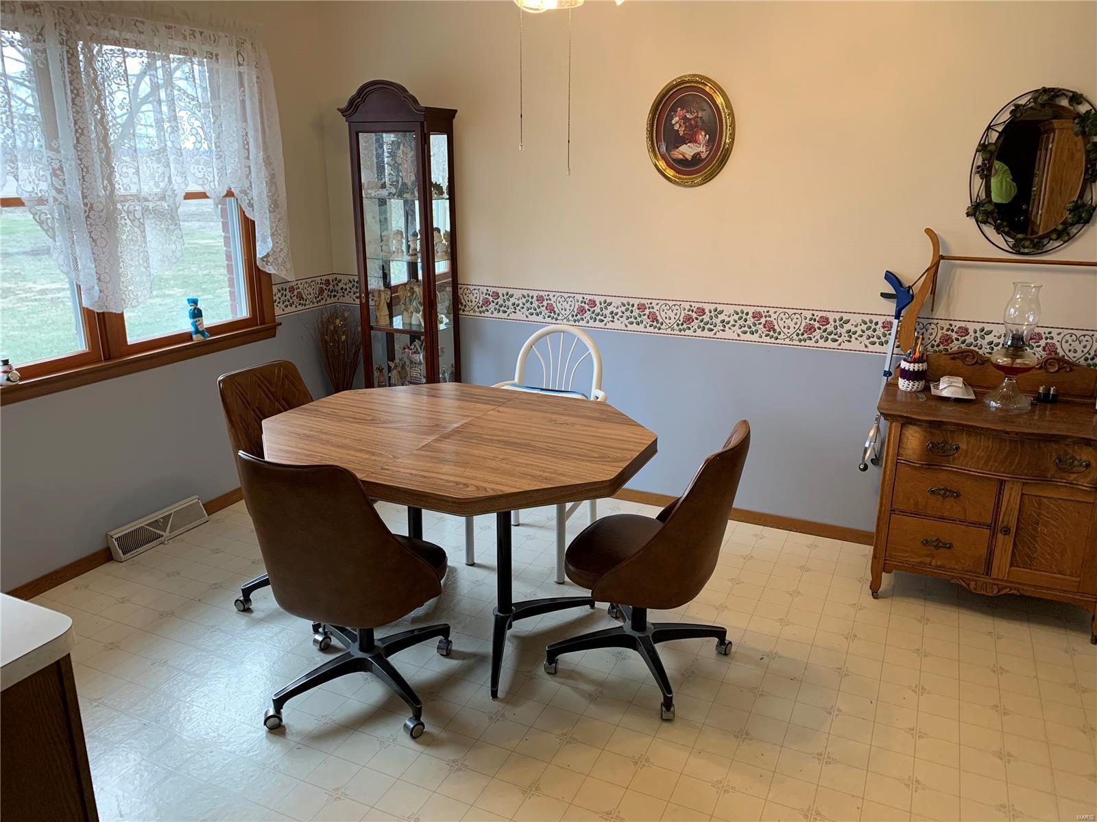 810 Zilles Road Highland, IL 62249 - Photo 17 of 18 Gallery Image 17