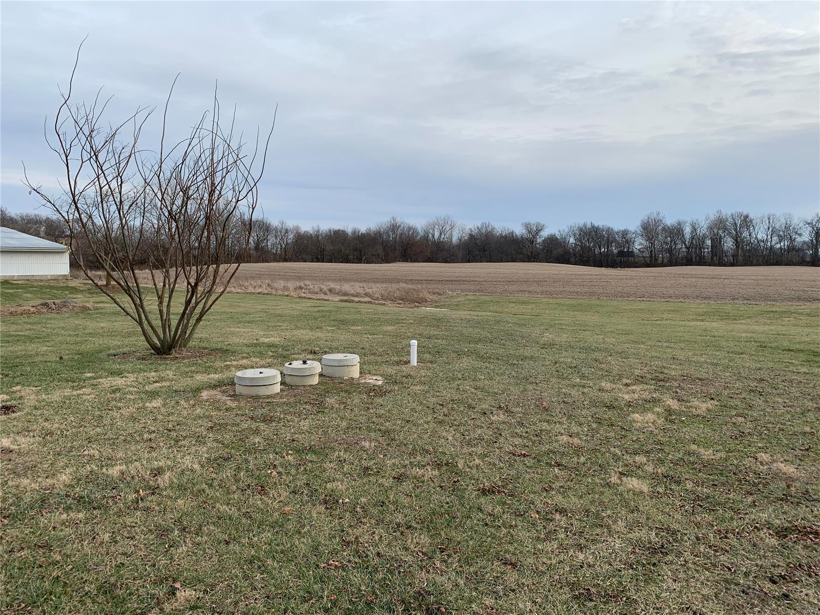 810 Zilles Road Highland, IL 62249 - Photo 5 of 18 Gallery Image 5