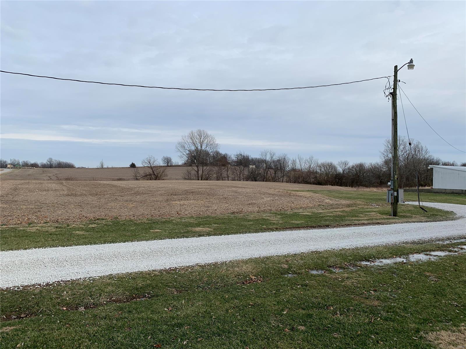 810 Zilles Road Highland, IL 62249 - Photo 7 of 18 Gallery Image 7