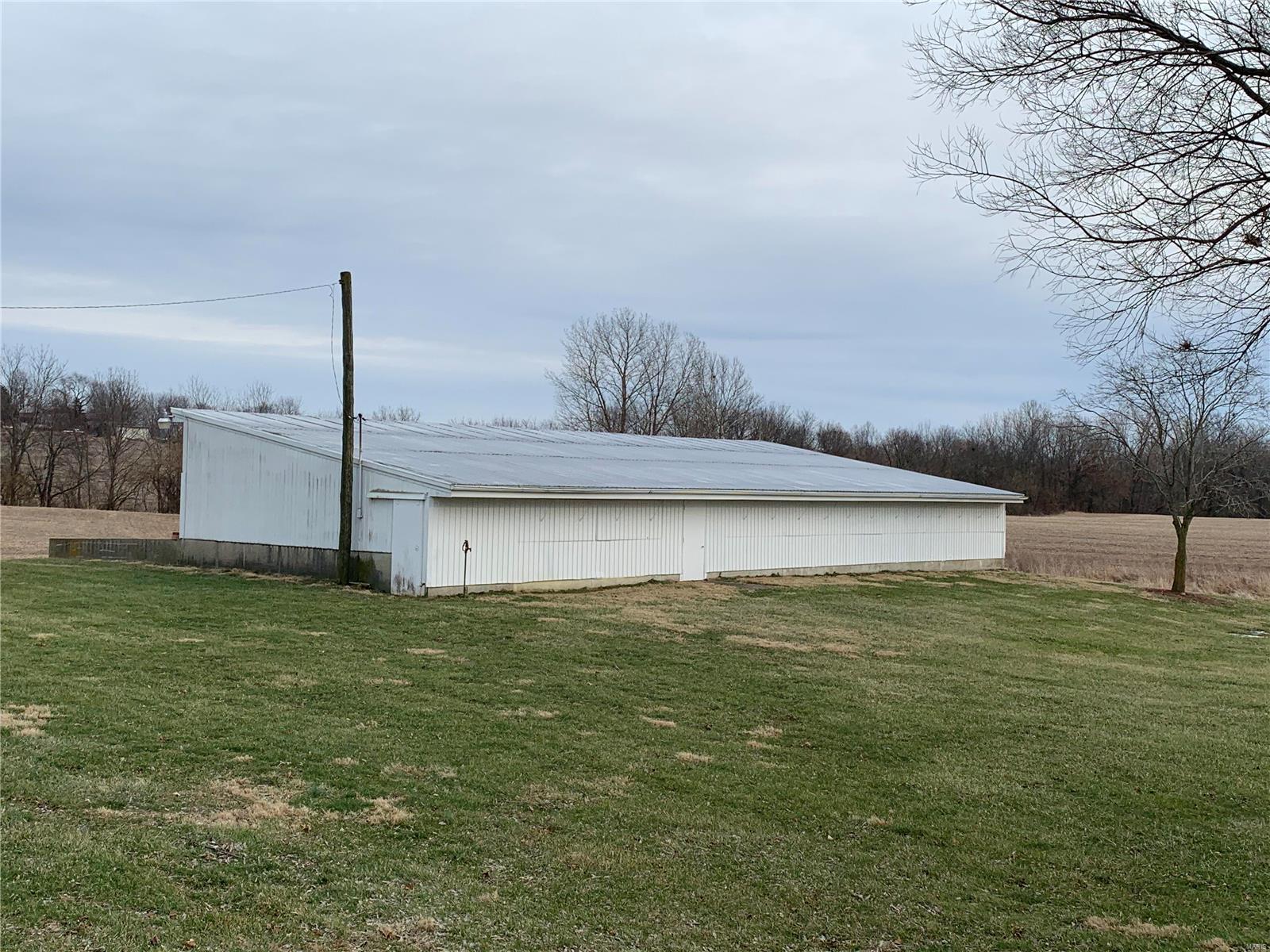 810 Zilles Road Highland, IL 62249 - Photo 8 of 18 Gallery Image 8