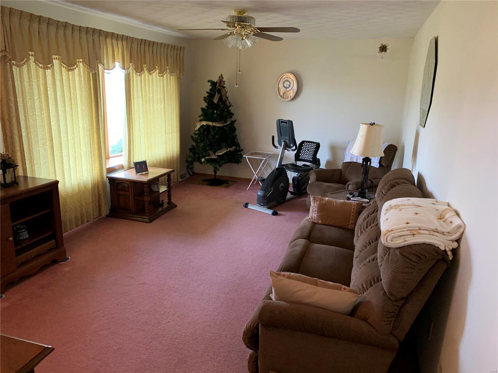 810 Zilles Road Highland, IL 62249 - Photo 10 of 18 Gallery Image 10