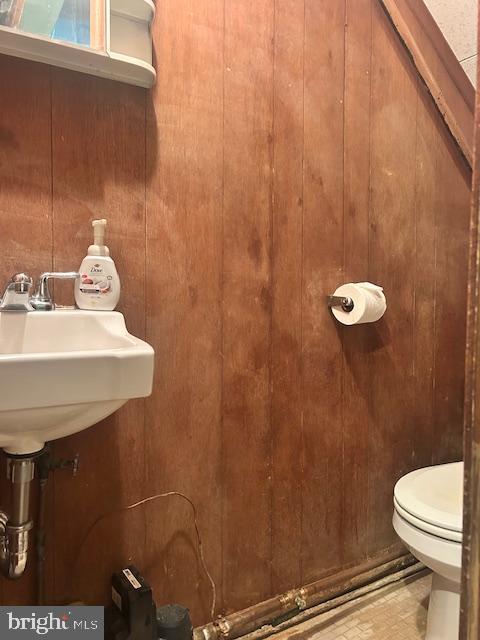12159 Aster Road Philadelphia, PA 19154 - Photo 11 of 14 a bathroom with a sink a toilet and a mirror