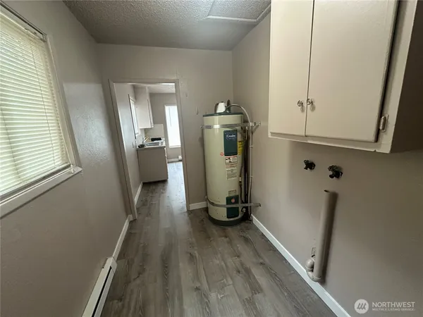 $1,475 | 404 North 13th Street, Shelton, WA 98584