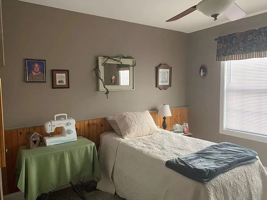 3685 South Hyde Road Springfield, TN 37172 - Photo 18 of 26 a bedroom with a bed and a window