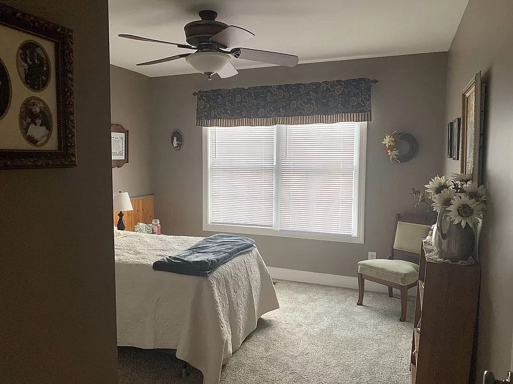 3685 South Hyde Road Springfield, TN 37172 - Photo 19 of 26 a bedroom with a bed and a window