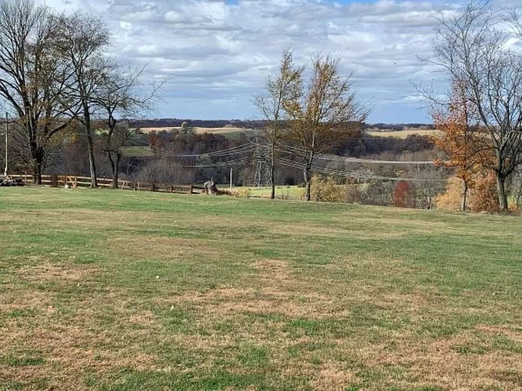 3685 South Hyde Road Springfield, TN 37172 - Photo 6 of 26 a view of a park with large trees