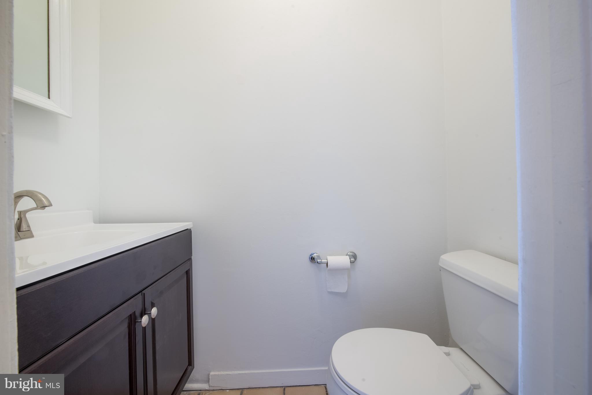FIRST FLOOR POWDER ROOM