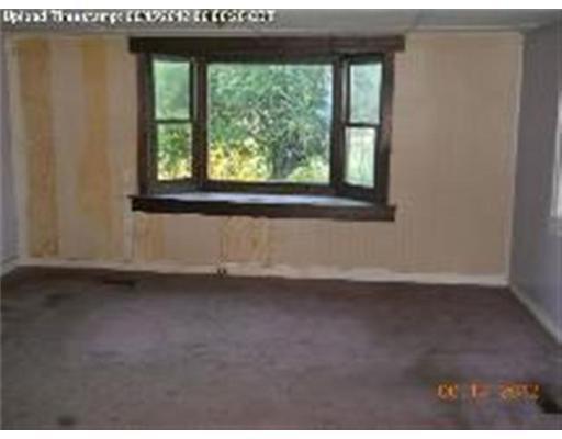 514 Garland Road Dexter, ME 04930 - Photo 8 of 13 Living Room.