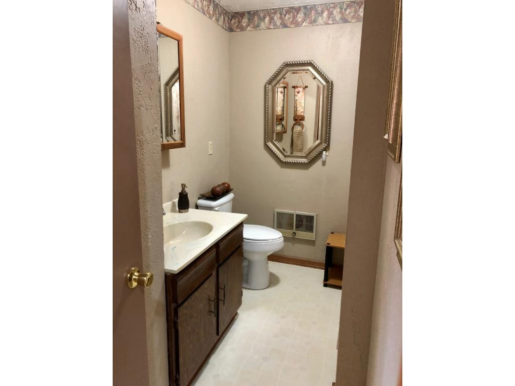 6911 Dale Branch Road Wise, VA 24293 - Photo 14 of 36 Upstairs Full Bath