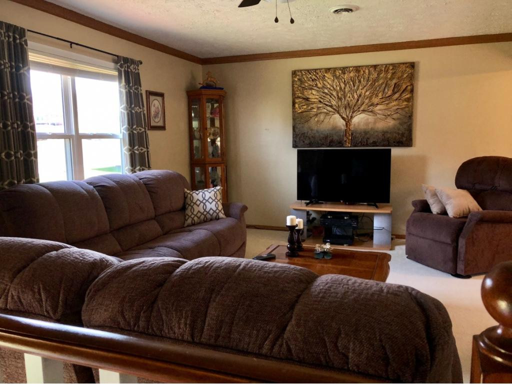 6911 Dale Branch Road Wise, VA 24293 - Photo 5 of 36 Large Living Room