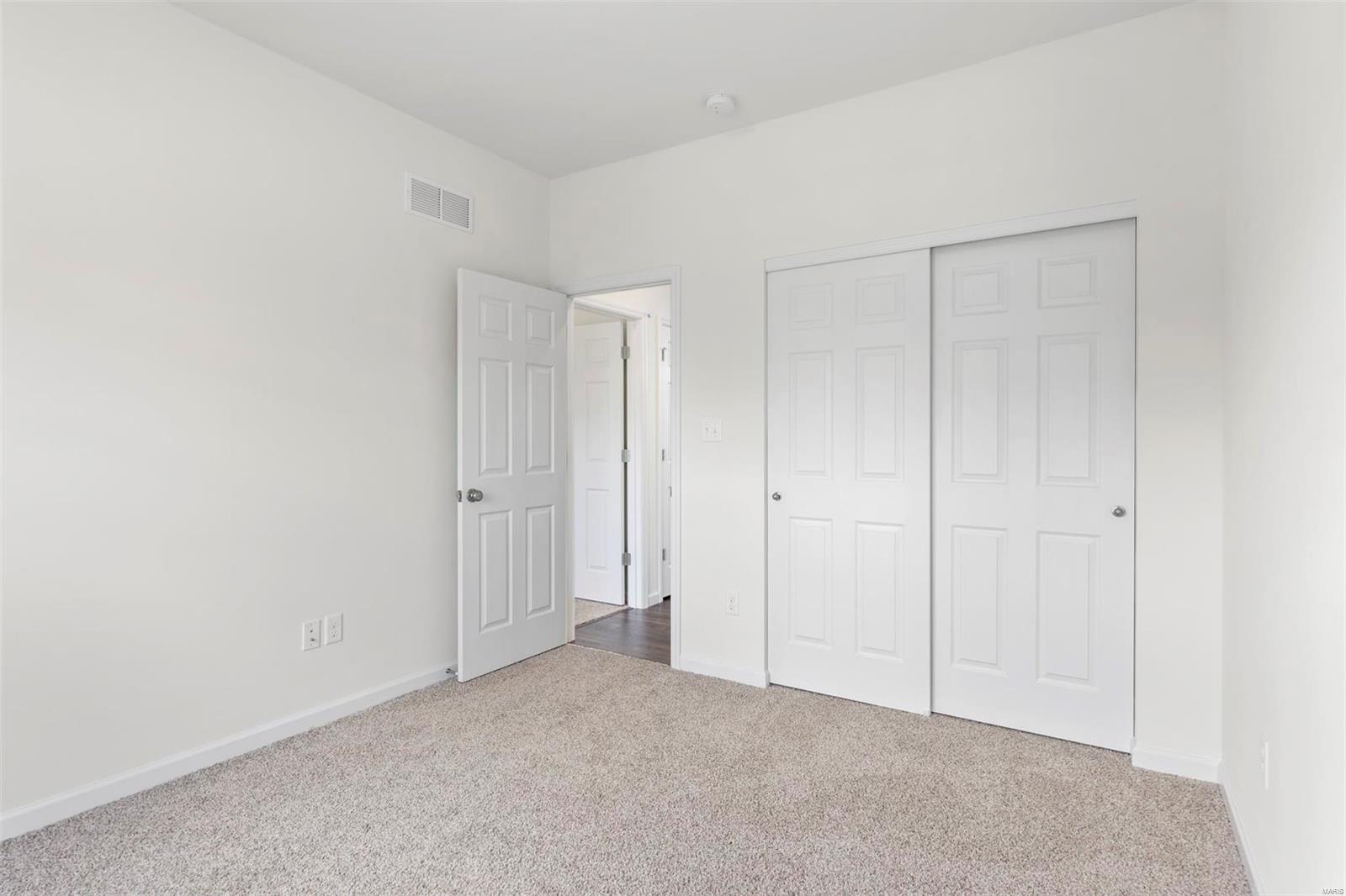 7507 Shadow Point Drive Oakville, MO 63129 - Photo 18 of 21