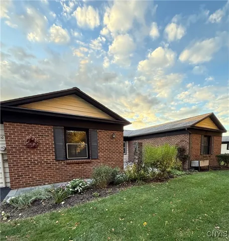 $340,000 | 30 The Orchard, Manlius, NY 13066