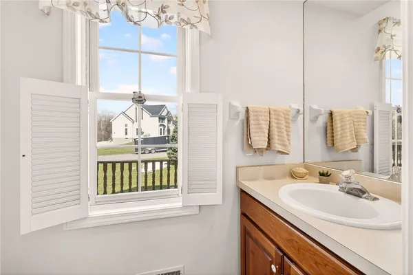 $519,900 | 41 Broadmoor Trail, Perinton, NY 14450