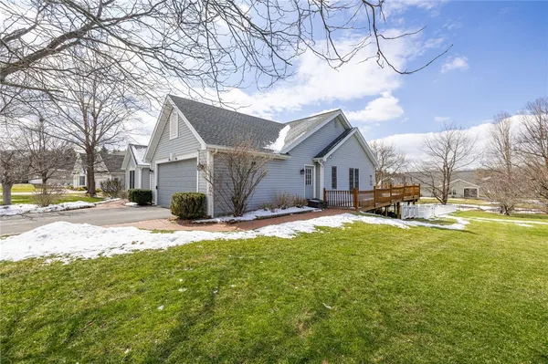 $519,900 | 41 Broadmoor Trail, Perinton, NY 14450