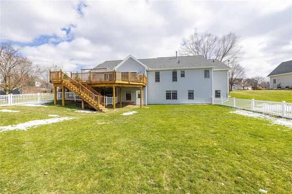 $519,900 | 41 Broadmoor Trail, Perinton, NY 14450