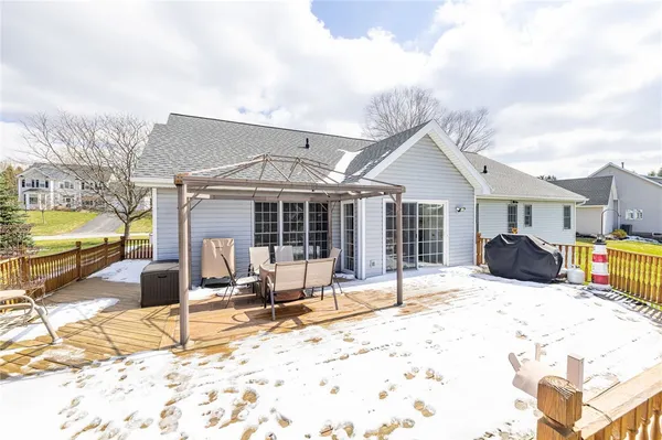 $519,900 | 41 Broadmoor Trail, Perinton, NY 14450