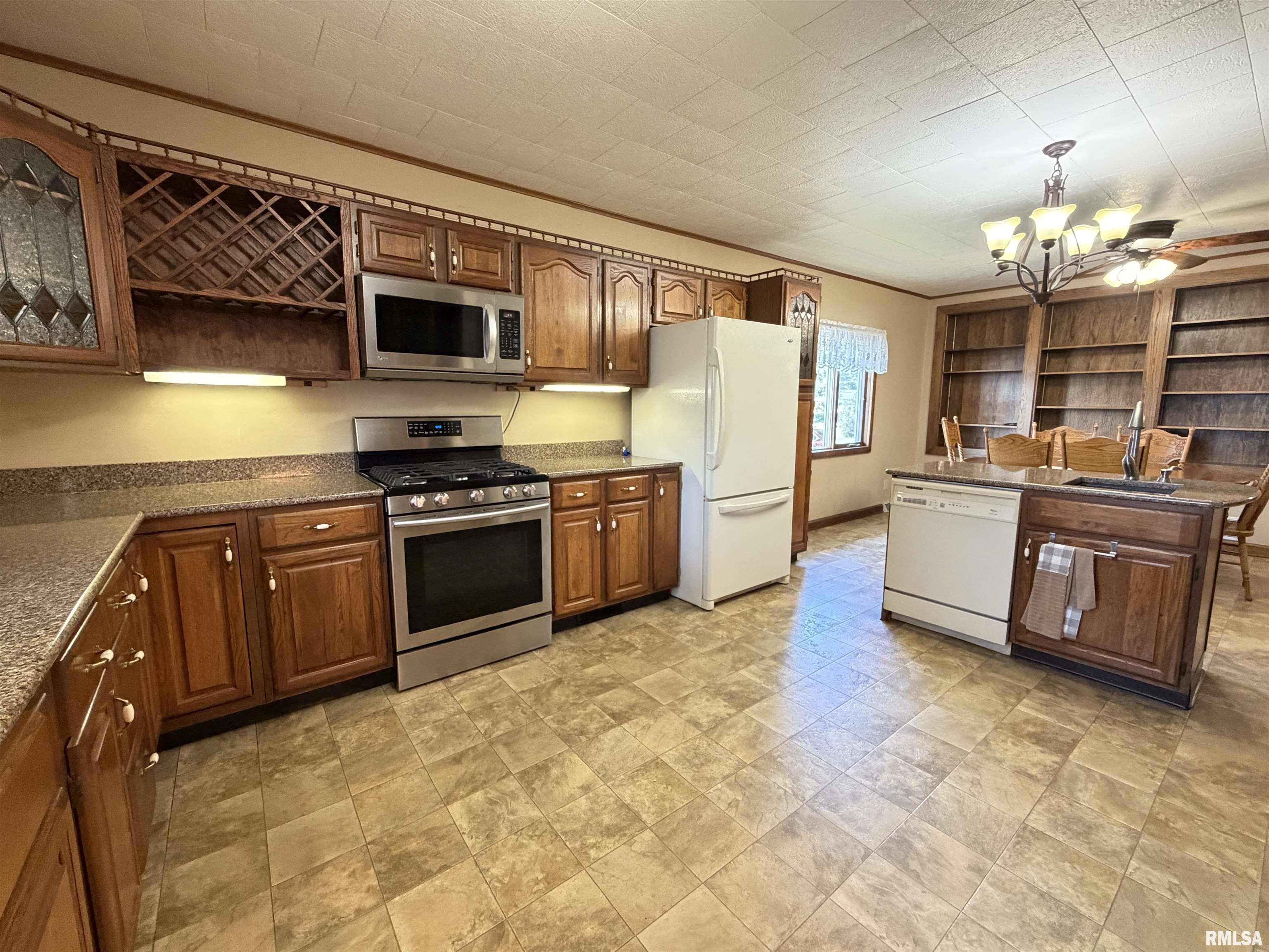 402 South Main Street Avon, IL 61415 - Photo 34 of 61 Gallery Image 34