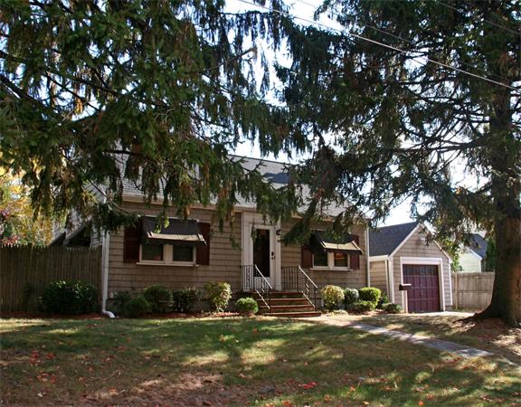 4 Bonad Road Stoneham, MA 02180 - Photo 1 of 17 Gallery Image 1