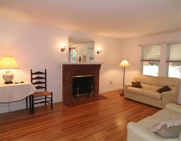 4 Bonad Road Stoneham, MA 02180 - Photo 4 of 17 Gallery Image 4