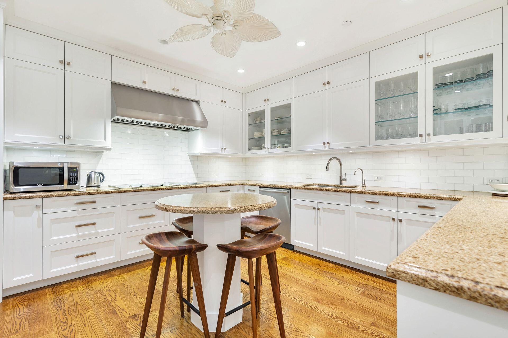 2 North Breakers Row, Unit ST1 Palm Beach, FL 33480 - Photo 8 of 37 10