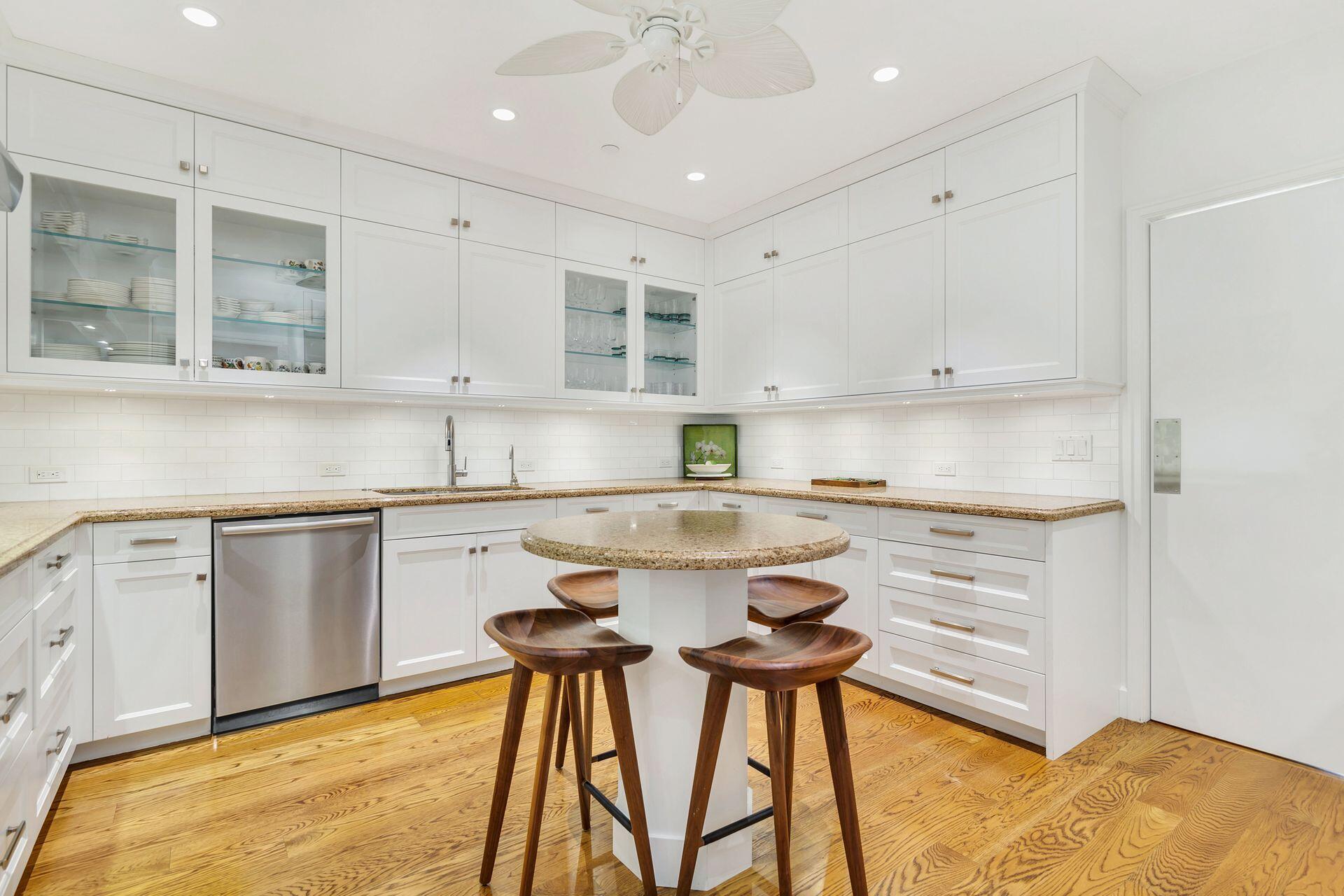 2 North Breakers Row, Unit ST1 Palm Beach, FL 33480 - Photo 9 of 37 11