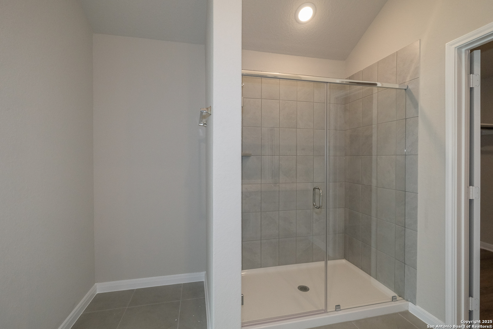 1124 Water Valley Seguin, TX 78155 - Photo 17 of 39 a bathroom with a shower