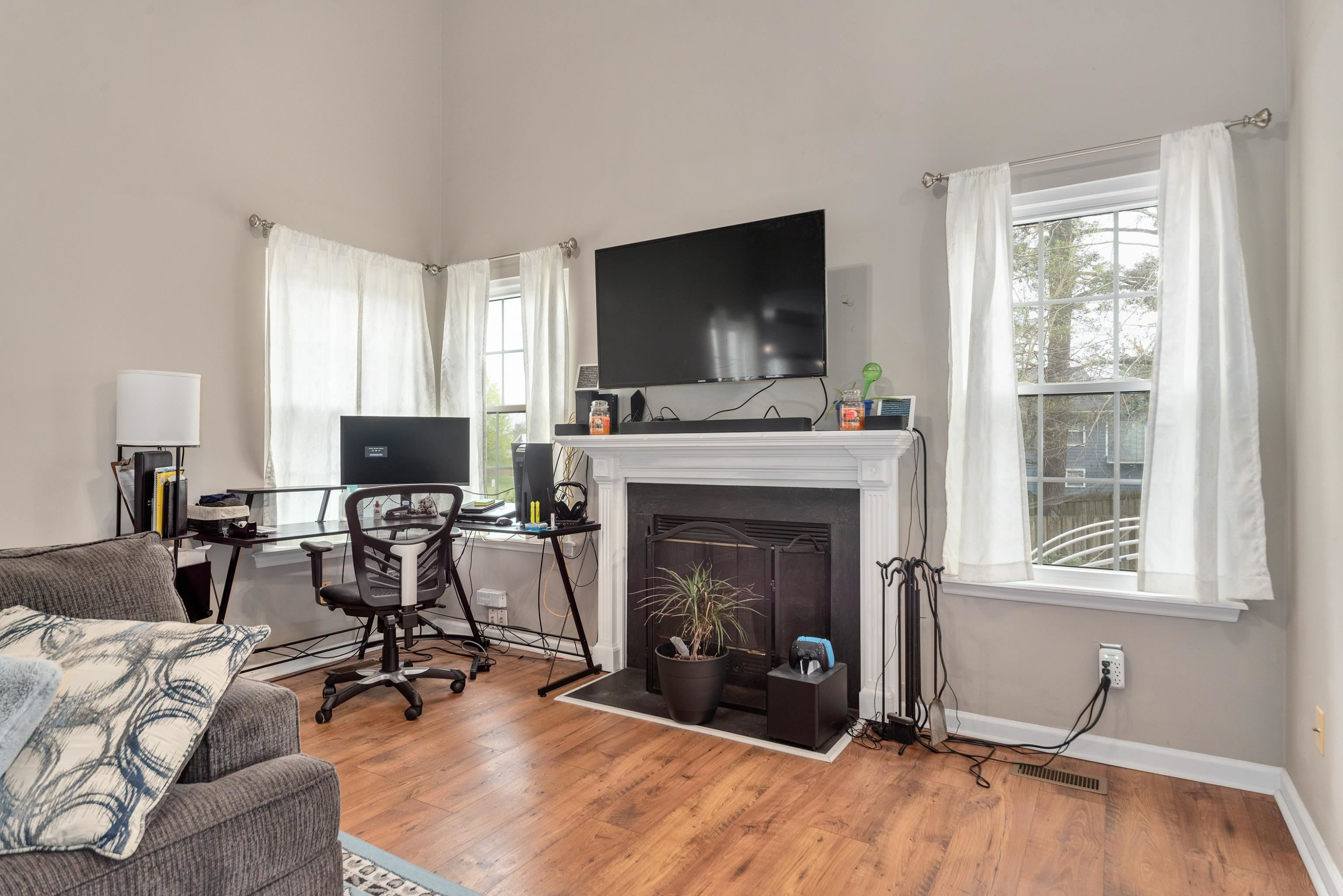 5604 Rolling Court Raleigh, NC 27616 - Photo 24 of 32 Living Room