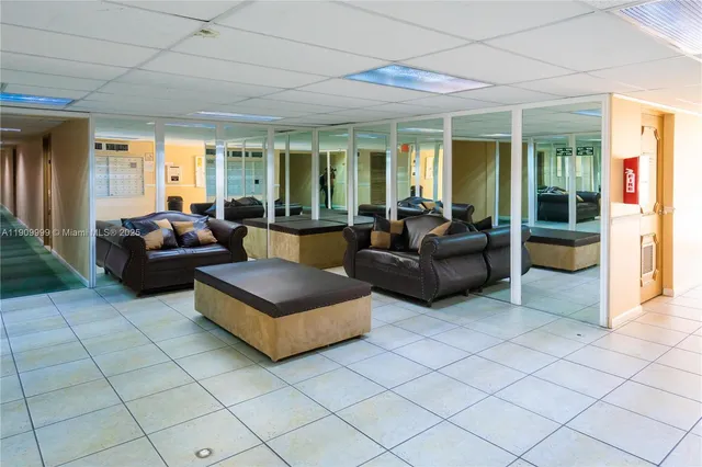 $1,800 | 501 Three Islands Boulevard, Unit 517, Hallandale Beach, FL 33009