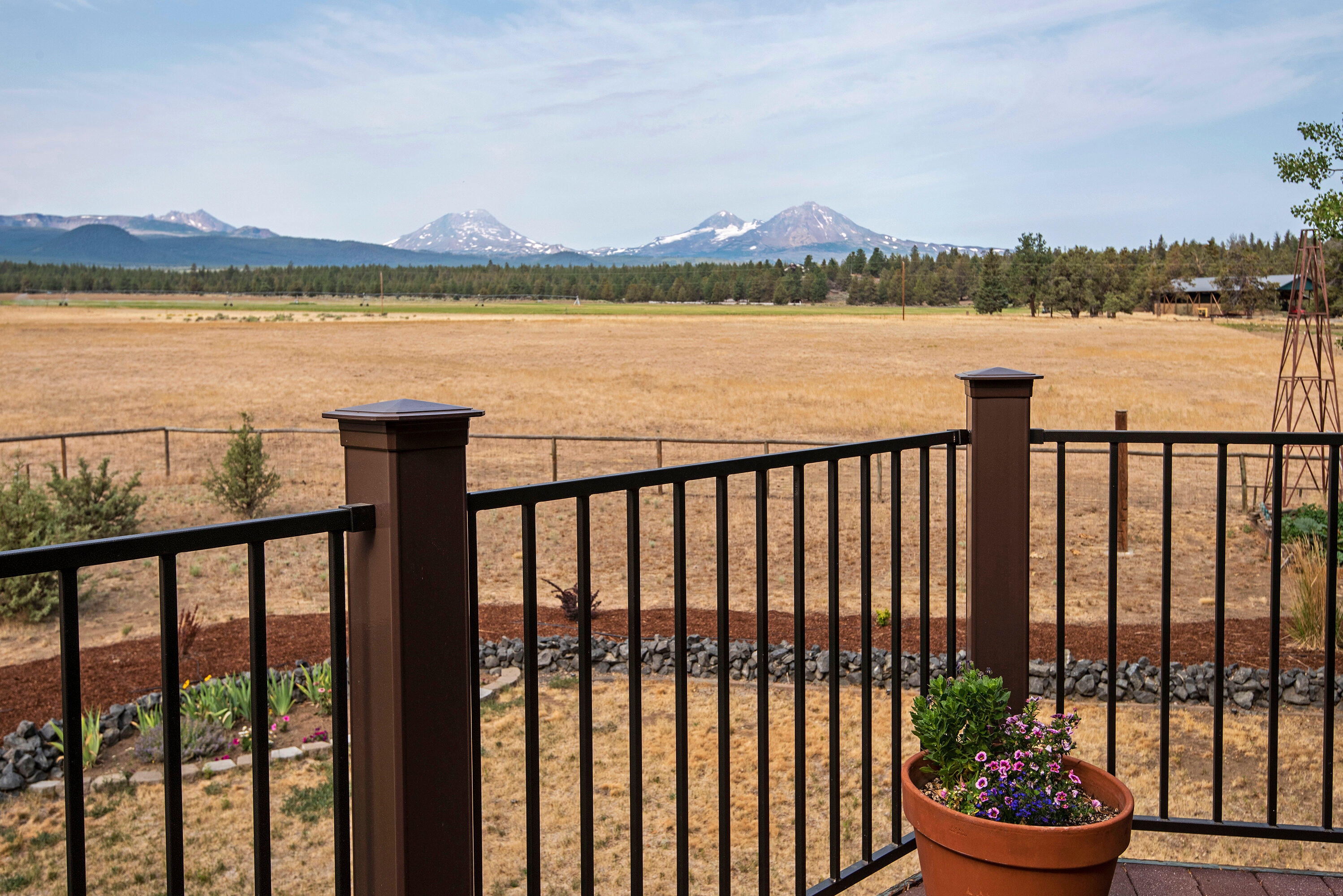 16825 Varco Road Bend, OR 97703 - Photo 6 of 56 5