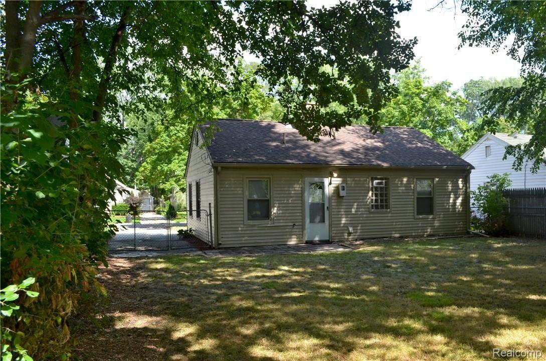 623 Stratford Road Ferndale, MI 48220 - Photo 30 of 30 Rear-Yard.jpeg