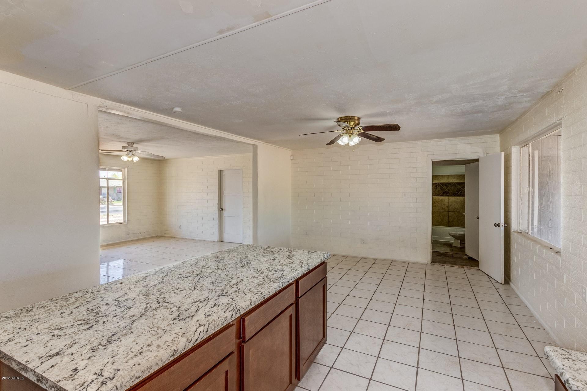 4836 West Osborn Road Phoenix, AZ 85031 - Photo 13 of 33 Osborn - 4836 (8)