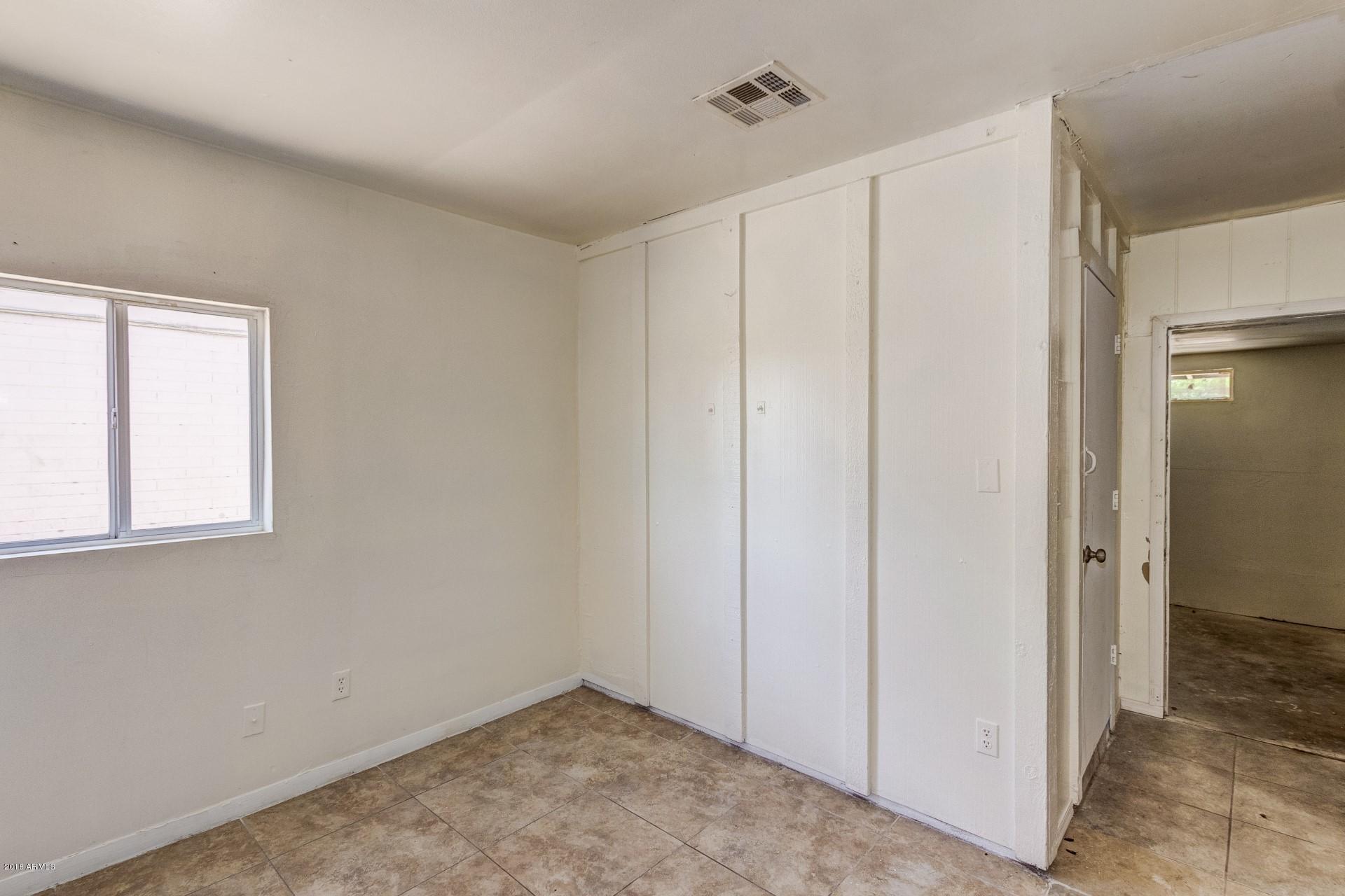 4836 West Osborn Road Phoenix, AZ 85031 - Photo 16 of 33 Osborn - 4836 (11)