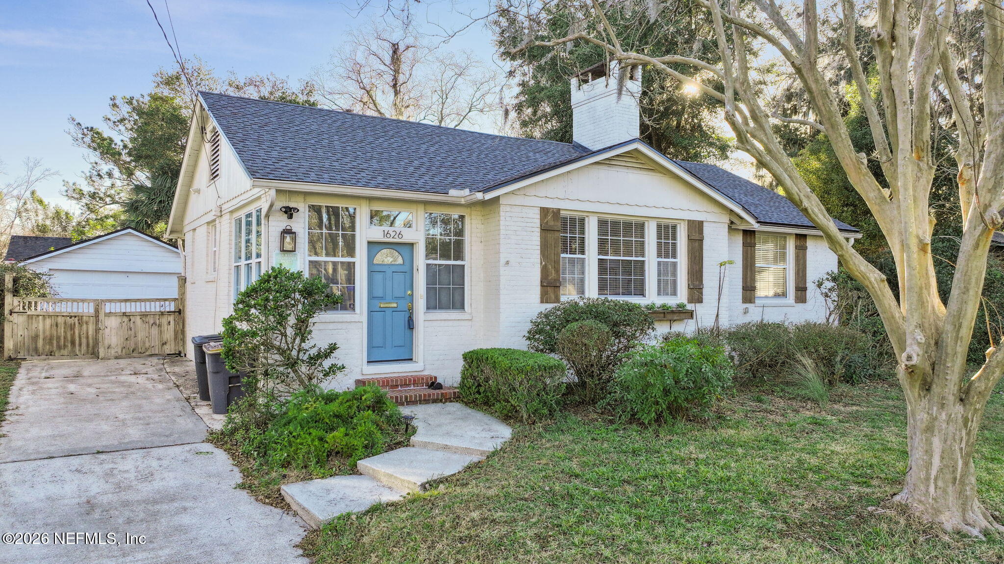 1626 Brookwood Road Jacksonville, FL 32207 - Photo 39 of 98 a front view of a house with garden