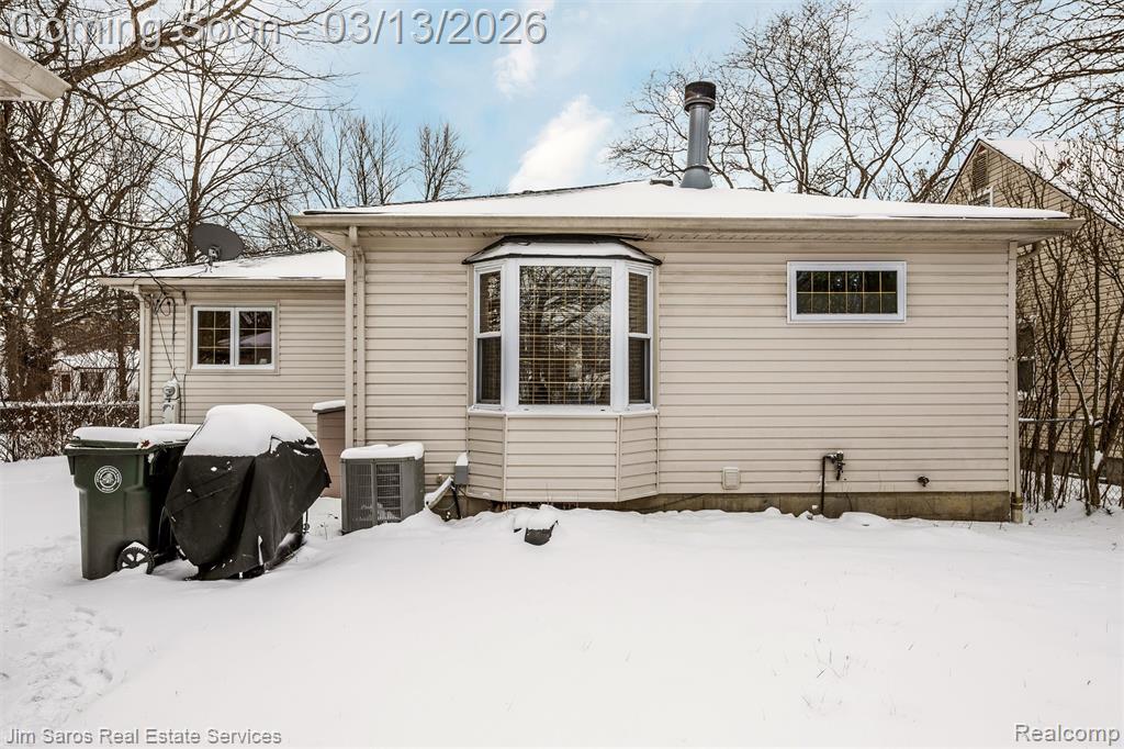 2204 Roslyn Road Grosse Pointe Woods, MI 48236 - Photo 26 of 34